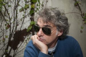 Néstor Frenkel: “Me divierte mucho más robarle cosas al mundo que inventarlo de cero”